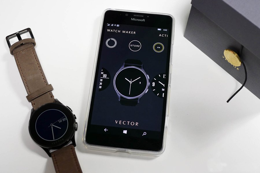 Fitbit کمپانی ساعت هوشمند Vector را خرید
