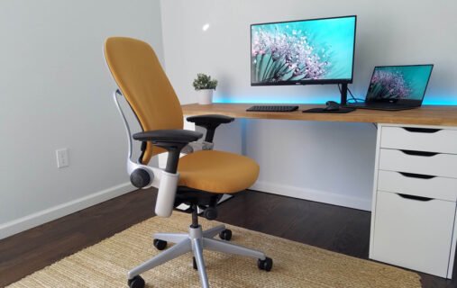استفاده از صندلی مناسب برای کامپیوتر، ضامن سلامت شما